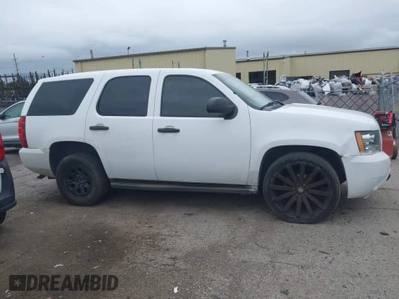 ✅ 2012 Chevrolet Tahoe Commercial • VIN: 1GNLC2E02CR322901 • Lot: 42679887. Wystawiony na IAAI z przebiegiem 251 794 mil. Bezpłatny archiwum sprzedaży aukcyjnych z USA i szczegółowy raport historii pojazdu na DreamBid. Zdjęcie 14.