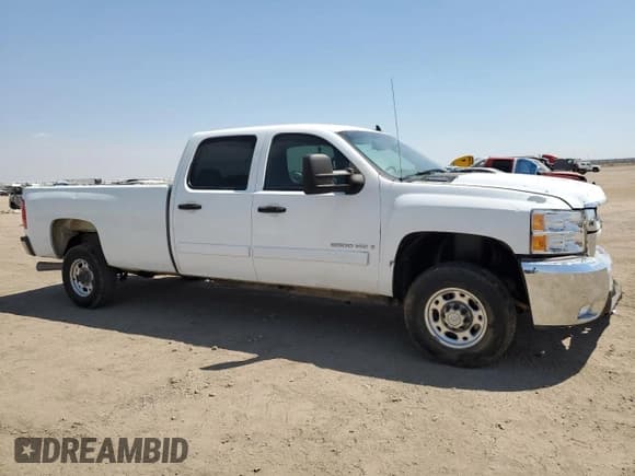 ✅ 2008 Chevrolet Silverado 2500HD 1LT • VIN: 1GCHC23638F172974 • Lot: 68530525. Wystawiony na Copart z przebiegiem 166 456 mil. Bezpłatny archiwum sprzedaży aukcyjnych z USA i szczegółowy raport historii pojazdu na DreamBid. Zdjęcie 4.