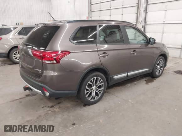 2016 Mitsubishi Outlander SE с VIN JA4AZ3A32GZ001770, выставлен на аукционе IAAI как лот 43593282 с пробегом 209 427 миль миль и . История ставок и продаж доступна на DreamBid. Изображение 4.