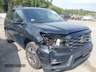 ✅ 2023 Honda Passport TrailSport • VIN: 5FNYF8H69PB042641 • Lot: 43238020. Listed on IAAI with 34,039 mi. Free auction sales archive from the USA and detailed vehicle history report at DreamBid. Image 1.