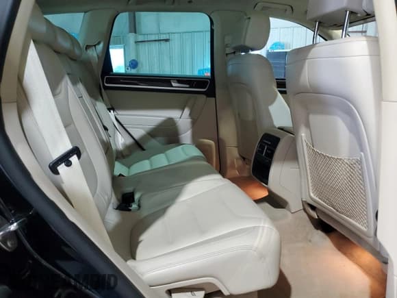 ✅ 2013 Volkswagen Touareg Exec • VIN: WVGEF9BP6DD007788 • Lot: 54606555. Listed on Copart with 167,879 mi. Free auction sales archive from the USA and detailed vehicle history report at DreamBid. Image 11.