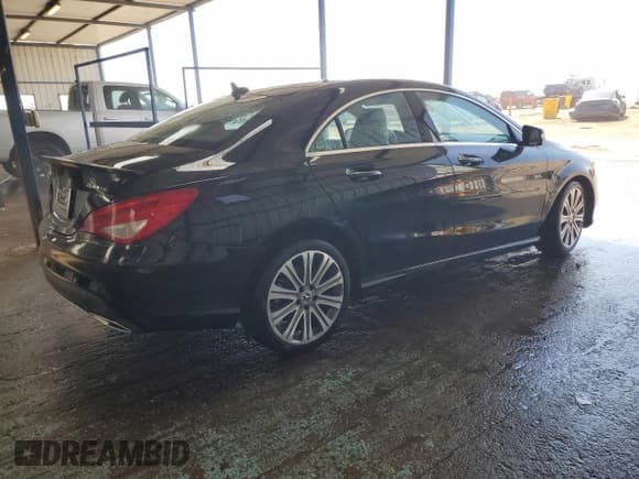 ✅ 2018 Mercedes-Benz CLA 250 • VIN: WDDSJ4GB3JN637611 • Lot: 68175945. Wystawiony na Copart z przebiegiem 52 633 mil. Bezpłatny archiwum sprzedaży aukcyjnych z USA i szczegółowy raport historii pojazdu na DreamBid. Zdjęcie 3.