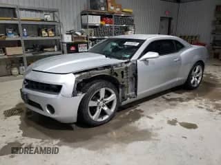 2012 Chevrolet Camaro 1LS с VIN 2G1FE1E3XC9172446, выставлен на аукционе Copart как лот 89338305 с пробегом 140 342 миль миль и Списание • Salvage title. История ставок и продаж доступна на DreamBid. Изображение 1.