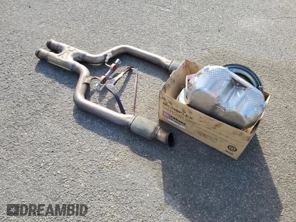 ✅ 2018 Mercedes-Benz E 300 • VIN: WDDZF4KB8JA301290 • Lot: 82764685. Listed on Copart with 30,870 mi. Free auction sales archive from the USA and detailed vehicle history report at DreamBid. Image 12.