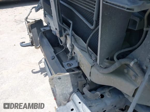 ✅ 2017 Nissan Titan Platinum Reserve • VIN: 1N6AA1E69HN507463 • Lot: 42173186. Wystawiony na IAAI z przebiegiem 198 565 mil. Bezpłatny archiwum sprzedaży aukcyjnych z USA i szczegółowy raport historii pojazdu na DreamBid. Zdjęcie 18.