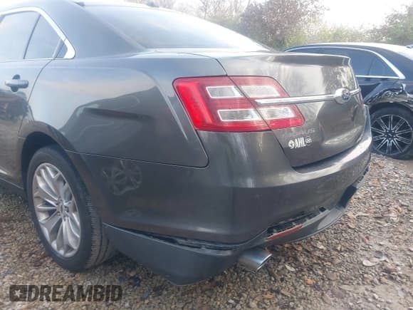 ✅ 2015 Ford Taurus Limited • VIN: 1FAHP2F86FG106370 • Lot: 43698268. Listed on IAAI with 127,992 mi. Free auction sales archive from the USA and detailed vehicle history report at DreamBid. Image 6.