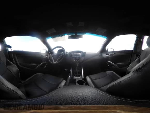 ✅ 2016 Hyundai Veloster Turbo • VIN: KMHTC6AE0GU293981 • Lot: 42354864. Wystawiony na IAAI z przebiegiem 118 691 mil. Bezpłatny archiwum sprzedaży aukcyjnych z USA i szczegółowy raport historii pojazdu na DreamBid. Zdjęcie 18.