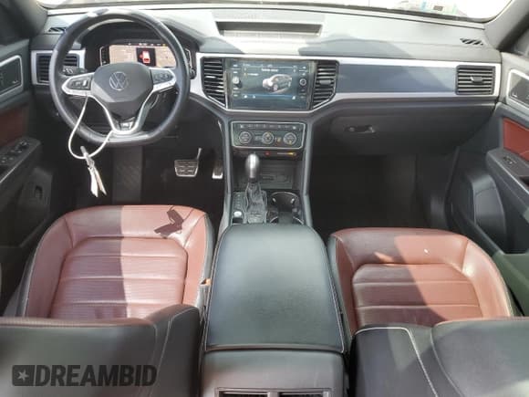 ✅ 2022 Volkswagen Atlas SEL Premium R-Line • VIN: 1V2FE2CA6NC208075 • Lot: 61215525. Wystawiony na Copart z przebiegiem 56 441 mil. Bezpłatny archiwum sprzedaży aukcyjnych z USA i szczegółowy raport historii pojazdu na DreamBid. Zdjęcie 8.