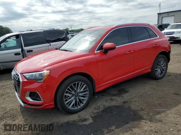 ✅ 2022 Audi Q3 Premium • VIN: WA1AUCF35N1035317 • Lot: 65014675. Wystawiony na Copart z przebiegiem 60 511 mil. Bezpłatny archiwum sprzedaży aukcyjnych z USA i szczegółowy raport historii pojazdu na DreamBid. Zdjęcie 1.