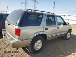 ✅ 2001 Chevrolet Blazer LT • VIN: 1GNDT13W31K236282 • Lot: 84424575. Wystawiony na Copart z przebiegiem 120 377 mil. Bezpłatny archiwum sprzedaży aukcyjnych z USA i szczegółowy raport historii pojazdu na DreamBid. Zdjęcie 3.