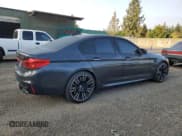 ✅ 2018 BMW M5 • VIN: WBSJF0C59JB283958 • Lot: 81261075. Wystawiony na Copart z przebiegiem 113 266 mil. Bezpłatny archiwum sprzedaży aukcyjnych z USA i szczegółowy raport historii pojazdu na DreamBid. Zdjęcie 3.