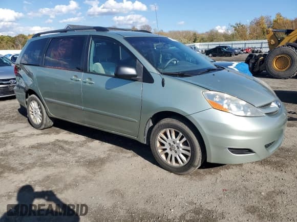 ✅ 2010 Toyota Sienna LE • VIN: 5TDJK4CC5AS031013 • Лот: 81440985. Опубликован ранее на Copart с пробегом 107 778 миль. Бесплатный доступ к архиву аукционных продаж из США и подробный отчёт об истории автомобиля на DreamBid. Изображение 4.
