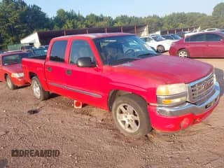 ✅ 2006 GMC Sierra 1500 SLE1 • VIN: 2GTEC13T561219591 • Lot: 42667522. Listed on IAAI with 294,397 mi. Free auction sales archive from the USA and detailed vehicle history report at DreamBid. Image 1.