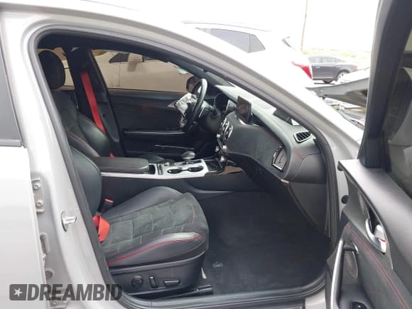 ✅ 2023 Kia Stinger GT2 • VIN: KNAE55LC6P6125812 • Lot: 43121827. Wystawiony na IAAI z przebiegiem 51 788 mil. Bezpłatny archiwum sprzedaży aukcyjnych z USA i szczegółowy raport historii pojazdu na DreamBid. Zdjęcie 5.