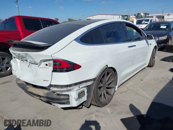 ✅ 2016 Tesla Model X 70D • VIN: 5YJXCAE21GF002129 • Лот: 43701563. Опубликован ранее на IAAI с пробегом 82 876 миль. Бесплатный доступ к архиву аукционных продаж из США и подробный отчёт об истории автомобиля на DreamBid. Изображение 4.