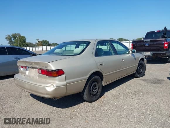 ✅ 1999 Toyota Camry LE • VIN: 4T1BG22K1XU894913 • Lot: 43558559. Wystawiony na IAAI z przebiegiem Nie podano. Bezpłatny archiwum sprzedaży aukcyjnych z USA i szczegółowy raport historii pojazdu na DreamBid. Zdjęcie 4.