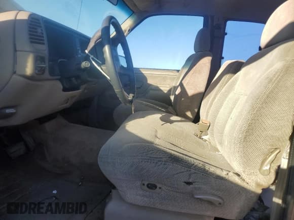 ✅ 1997 GMC Sierra 1500 • VIN: 1GTEC19W7VE558450 • Lot: 82656155. Wystawiony na Copart z przebiegiem 246 277 mil. Bezpłatny archiwum sprzedaży aukcyjnych z USA i szczegółowy raport historii pojazdu na DreamBid. Zdjęcie 7.