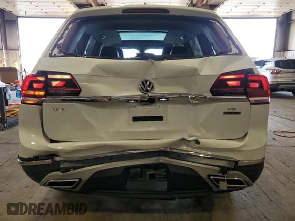 ✅ 2018 Volkswagen Atlas SEL • VIN: 1V2MR2CA2JC546921 • Лот: 72082975. Опубликован ранее на Copart с пробегом 86 136 миль. Бесплатный доступ к архиву аукционных продаж из США и подробный отчёт об истории автомобиля на DreamBid. Изображение 6.