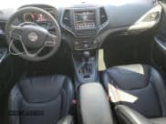 ✅ 2022 Jeep Cherokee Latitude Lux • VIN: 1C4PJLMX8ND519785 • Lot: 82489845. Listed on Copart with 9,909 mi. Free auction sales archive from the USA and detailed vehicle history report at DreamBid. Image 8.