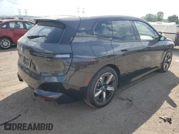 ✅ 2024 BMW iX M60 • VIN: WB533CF07RCP63413 • Lot: 65439005. Wystawiony na Copart z przebiegiem 8 898 mil. Bezpłatny archiwum sprzedaży aukcyjnych z USA i szczegółowy raport historii pojazdu na DreamBid. Zdjęcie 3.