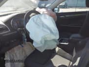 ✅ 2020 Chrysler 300 Touring L • VIN: 2C3CCAAG4LH250030 • Лот: 43503597. Опубликован ранее на IAAI с пробегом 72 626 миль. Бесплатный доступ к архиву аукционных продаж из США и подробный отчёт об истории автомобиля на DreamBid. Изображение 17.