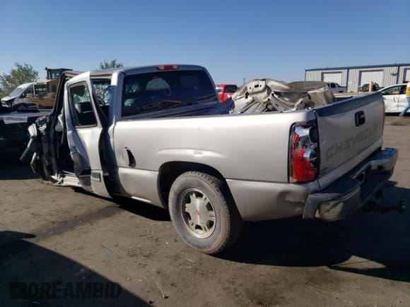 ✅ 2004 Chevrolet Silverado 1500 Work Truck • VIN: 1GCEC19VX4E383570 • Лот: 72264064. Опубликован ранее на Copart с пробегом Не указан. Бесплатный доступ к архиву аукционных продаж из США и подробный отчёт об истории автомобиля на DreamBid. Изображение 2.