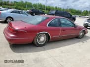 ✅ 1994 Lincoln Mark VIII • VIN: 1LNLM91V6RY668976 • Lot: 56797825. Wystawiony na Copart z przebiegiem 83 642 mil. Bezpłatny archiwum sprzedaży aukcyjnych z USA i szczegółowy raport historii pojazdu na DreamBid. Zdjęcie 3.