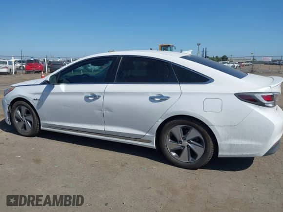 ✅ 2017 Hyundai Sonata • VIN: KMHE14L24HA065541 • Lot: 42360049. Wystawiony na IAAI z przebiegiem 91 206 mil mil. Skorzystaj z bezpłatnego archiwum sprzedaży aukcyjnych z USA i zobacz szczegółowy raport historii pojazdu na DreamBid. Zdjęcie 14.