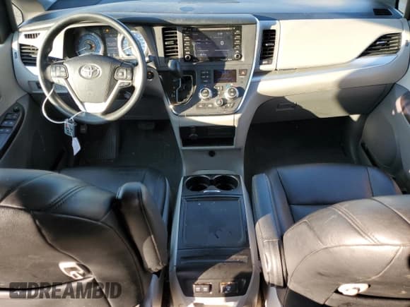 ✅ 2019 Toyota Sienna LE Auto Access Seat • VIN: 5TDKZ3DC8KS983854 • Лот: 71569695. Опубликован ранее на Copart с пробегом 80 377 миль. Бесплатный доступ к архиву аукционных продаж из США и подробный отчёт об истории автомобиля на DreamBid. Изображение 8.