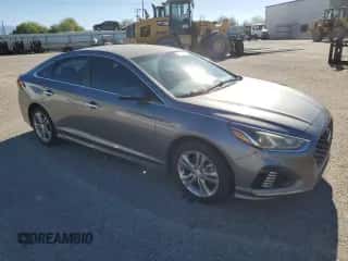 2019 Hyundai Sonata SEL z VIN 5NPE34AF5KH746652, wystawiony jako Copart lot #82608925 z przebiegiem 149 854 mil mil oraz Szkoda całkowita • Salvage title. Historia ofert i sprzedaży dostępna na DreamBid. Obrazek 4.