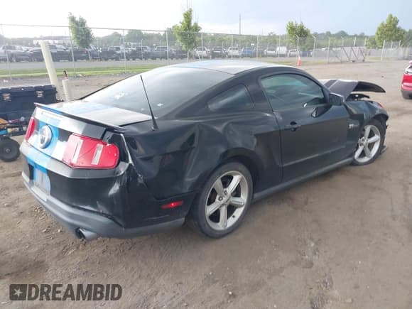 ✅ 2010 Ford Mustang GT • VIN: 1ZVBP8CH9A5170668 • Лот: 42589471. Опубликован ранее на IAAI с пробегом 170 158 миль. Бесплатный доступ к архиву аукционных продаж из США и подробный отчёт об истории автомобиля на DreamBid. Изображение 4.