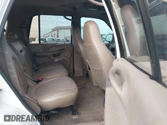✅ 1997 Ford Expedition XLT • VIN: 1FMFU18L0VLA37540 • Lot: 41708549. Listed on IAAI with 209,960 mi. Free auction sales archive from the USA and detailed vehicle history report at DreamBid. Image 8.