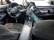 ✅ 2018 Toyota C-HR XLE • VIN: NMTKHMBX9JR053408 • Lot: 63543804. Wystawiony na Copart z przebiegiem 106 646 mil. Bezpłatny archiwum sprzedaży aukcyjnych z USA i szczegółowy raport historii pojazdu na DreamBid. Zdjęcie 8.