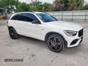 ✅ 2022 Mercedes-Benz GLC 43 AMG • VIN: W1N0G6EB2NV371561 • Lot: 64830605. Wystawiony na Copart z przebiegiem 56 698 mil. Bezpłatny archiwum sprzedaży aukcyjnych z USA i szczegółowy raport historii pojazdu na DreamBid. Zdjęcie 4.