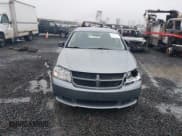 ✅ 2009 Dodge Avenger SE • VIN: 1B3LC46B39N562125 • Lot: 41233245. Wystawiony na IAAI z przebiegiem 72 835 mil. Bezpłatny archiwum sprzedaży aukcyjnych z USA i szczegółowy raport historii pojazdu na DreamBid. Zdjęcie 12.