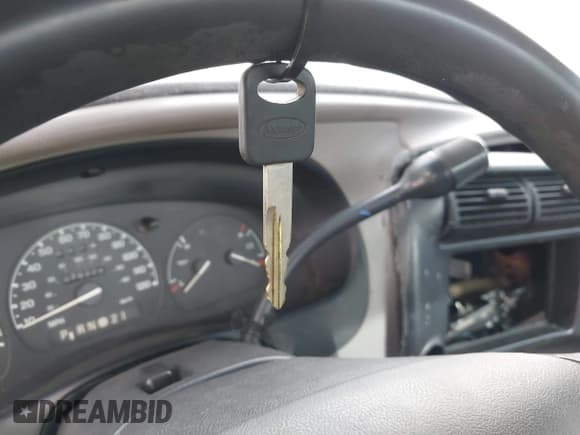 ✅ 1998 Ford Ranger XLT • VIN: 1FTYR10X2WUB82782 • Lot: 43610869. Listed on IAAI with 79,328 mi. Free auction sales archive from the USA and detailed vehicle history report at DreamBid. Image 11.