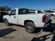 2004 Chevrolet Silverado 1500 Work Truck z VIN 1GCEK14V84Z189042, wystawiony jako Copart lot #81054544 z przebiegiem 149 878 mil mil oraz Szkoda całkowita • Salvage title. Historia ofert i sprzedaży dostępna na DreamBid. Obrazek 2.
