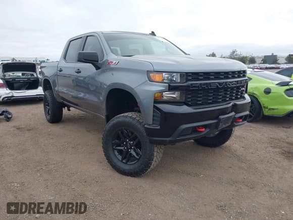 ✅ 2019 Chevrolet Silverado 1500 Custom Trail Boss • VIN: 1GCPYCEH8KZ381795 • Lot: 43172616. Wystawiony na IAAI z przebiegiem 39 639 mil. Bezpłatny archiwum sprzedaży aukcyjnych z USA i szczegółowy raport historii pojazdu na DreamBid. Zdjęcie 1.