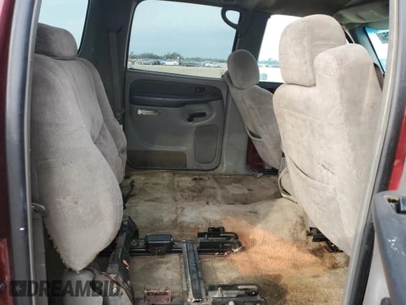 ✅ 2003 Chevrolet Suburban LT • VIN: 1GNEC16Z93J167410 • Лот: 89341495. Опубликован ранее на Copart с пробегом 308 708 миль. Бесплатный доступ к архиву аукционных продаж из США и подробный отчёт об истории автомобиля на DreamBid. Изображение 11.