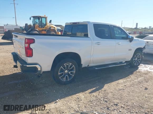 ✅ 2019 Chevrolet Silverado 1500 LT • VIN: 3GCPWCED3KG184679 • Lot: 43575622. Wystawiony na IAAI z przebiegiem 113 897 mil. Bezpłatny archiwum sprzedaży aukcyjnych z USA i szczegółowy raport historii pojazdu na DreamBid. Zdjęcie 4.
