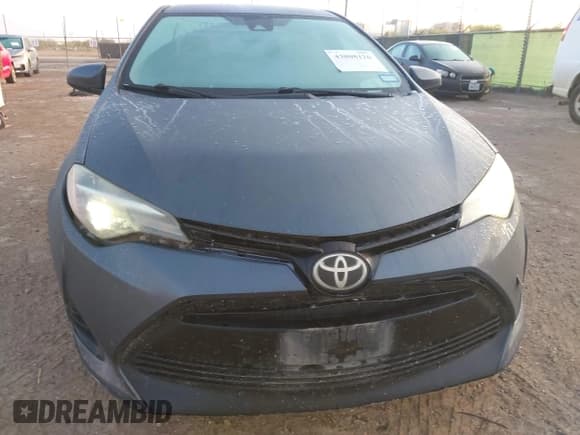 ✅ 2018 Toyota Corolla SE • VIN: 5YFBURHE7JP802070 • Lot: 43808126. Wystawiony na IAAI z przebiegiem 211 452 mil. Bezpłatny archiwum sprzedaży aukcyjnych z USA i szczegółowy raport historii pojazdu na DreamBid. Zdjęcie 6.