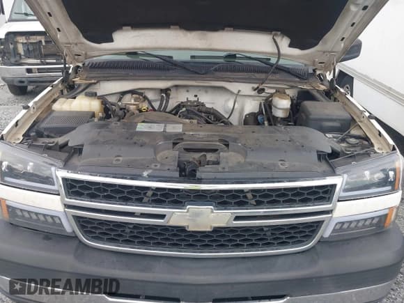 ✅ 2007 Chevrolet Silverado 2500HD Work Truck • VIN: 1GBHC24U97E116012 • Lot: 42885122. Wystawiony na IAAI z przebiegiem 189 444 mil. Bezpłatny archiwum sprzedaży aukcyjnych z USA i szczegółowy raport historii pojazdu na DreamBid. Zdjęcie 10.