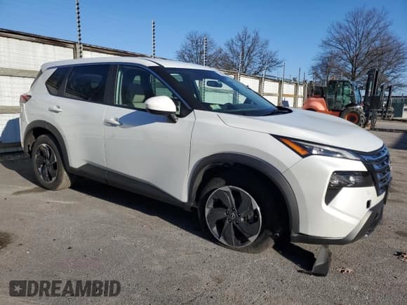 ✅ 2025 Nissan Rogue SV • VIN: 5N1BT3BB4SC783076 • Lot: 92791285. Listed on Copart with 23,570 mi. Free auction sales archive from the USA and detailed vehicle history report at DreamBid. Image 4.