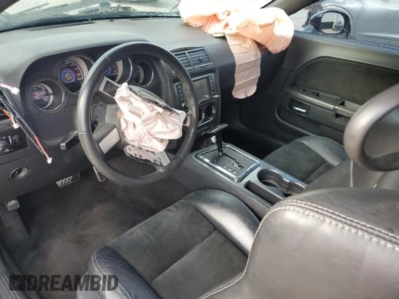 ✅ 2010 Dodge Challenger SRT-8 • VIN: 2B3CJ7DW2AH161272 • Лот: 85852604. Опубликован ранее на Copart с пробегом 133 635 миль. Бесплатный доступ к архиву аукционных продаж из США и подробный отчёт об истории автомобиля на DreamBid. Изображение 8.