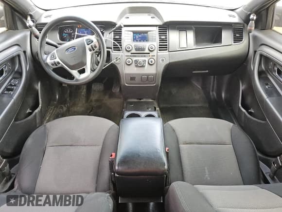 ✅ 2013 Ford Police Interceptor • VIN: 1FAHP2MT9DG212834 • Lot: 55115525. Wystawiony na Copart z przebiegiem 149 940 mil. Bezpłatny archiwum sprzedaży aukcyjnych z USA i szczegółowy raport historii pojazdu na DreamBid. Zdjęcie 8.