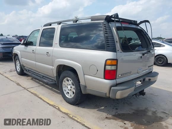 ✅ 2005 Chevrolet Suburban LS • VIN: 3GNEC16Z65G212582 • Лот: 42409878. Опубликован ранее на IAAI с пробегом 141 303 миль. Бесплатный доступ к архиву аукционных продаж из США и подробный отчёт об истории автомобиля на DreamBid. Изображение 3.