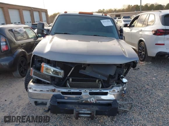 ✅ 2006 Chevrolet Silverado 2500HD LT3 • VIN: 1GCHK23D36F213635 • Lot: 43737426. Wystawiony na IAAI z przebiegiem 302 249 mil. Bezpłatny archiwum sprzedaży aukcyjnych z USA i szczegółowy raport historii pojazdu na DreamBid. Zdjęcie 12.