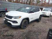 ✅ 2022 Jeep Compass Latitude • VIN: 3C4NJDBB5NT184919 • Lot: 41044815. Wystawiony na IAAI z przebiegiem 17 654 mil. Bezpłatny archiwum sprzedaży aukcyjnych z USA i szczegółowy raport historii pojazdu na DreamBid. Zdjęcie 17.