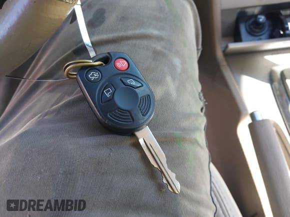 ✅ 2009 Lincoln MKZ • VIN: 3LNHM26T09R629187 • Lot: 43375377. Listed on IAAI with 133,765 mi. Free auction sales archive from the USA and detailed vehicle history report at DreamBid. Image 11.