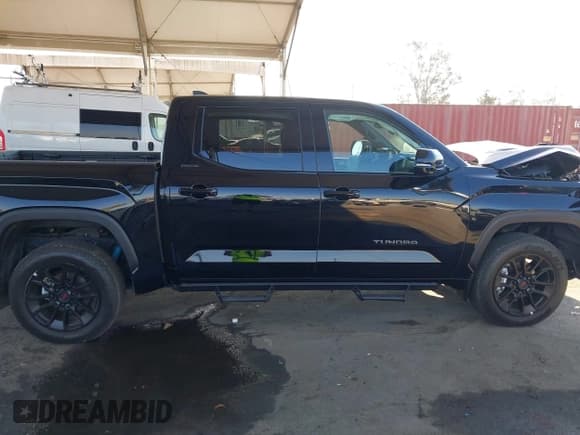 ✅ 2025 Toyota Tundra SR5 • VIN: 5TFWA5DB8SX244361 • Lot: 43040247. Listed on IAAI with 9,674 mi. Free auction sales archive from the USA and detailed vehicle history report at DreamBid. Image 13.